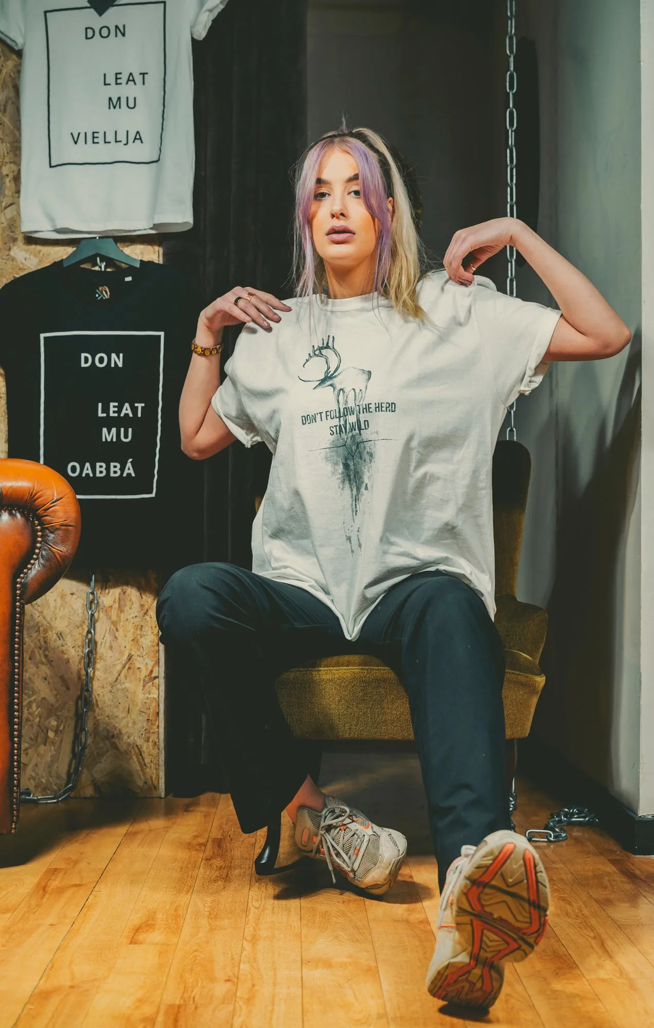 SLOGAN TEES
